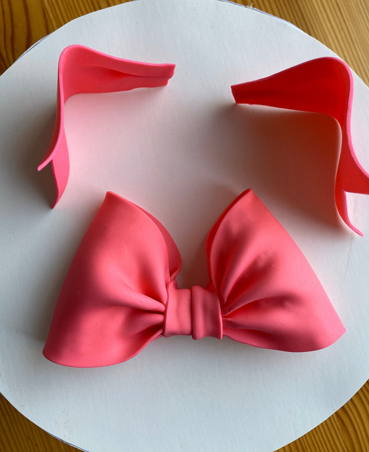 Cake decoration hot pink bow gum paste fondant for birthday cake