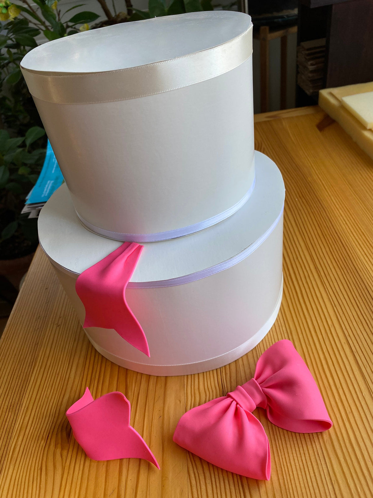 Cake decoration hot pink bow gum paste fondant for birthday cake