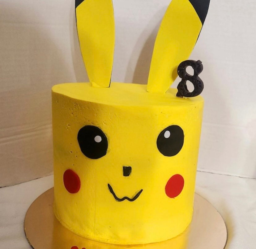 Fondant Pikachu cake topper - Thinner ears
