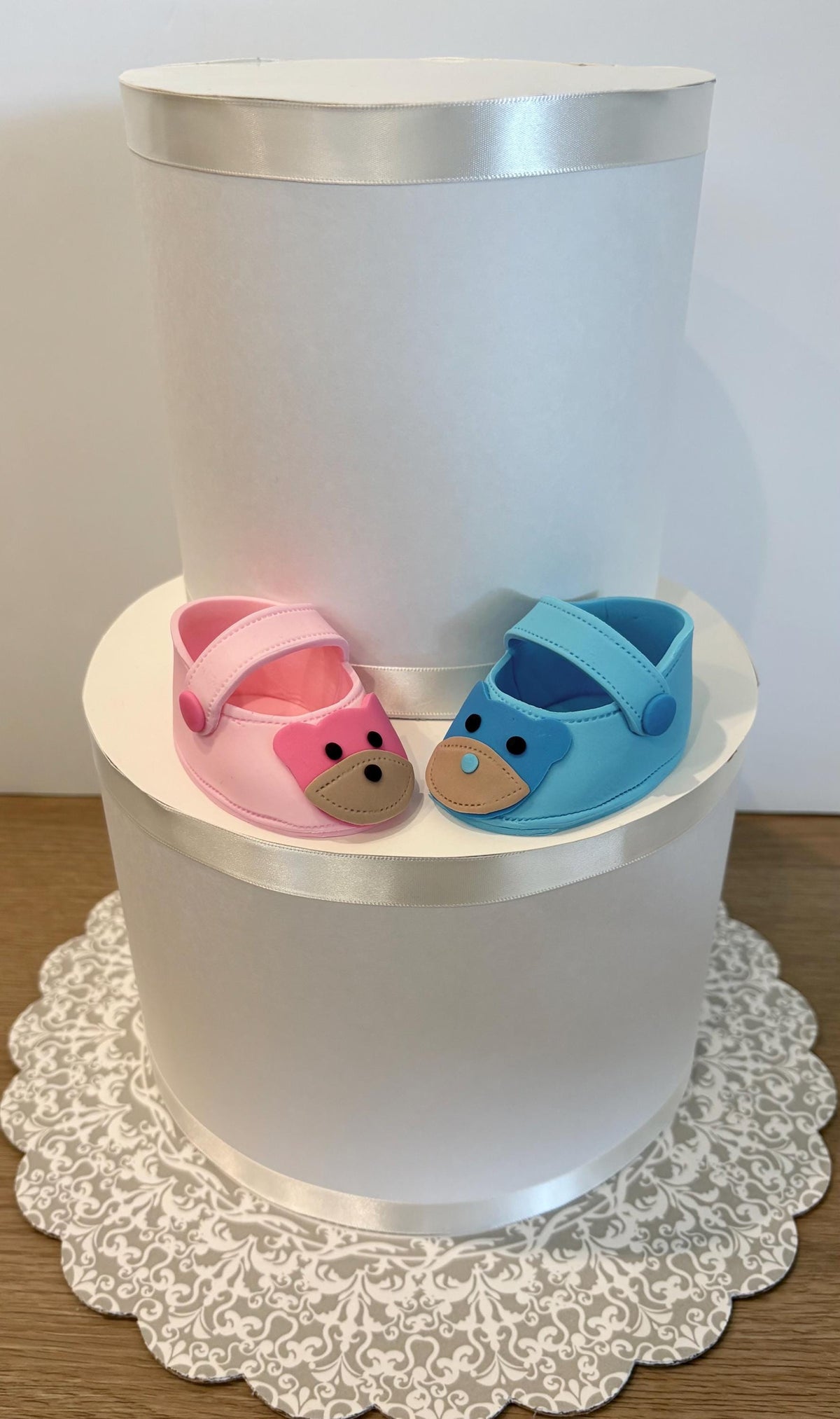 Gender Reveal Fondant Baby Shoes Cake Topper – Boy Girl Edible Decoration