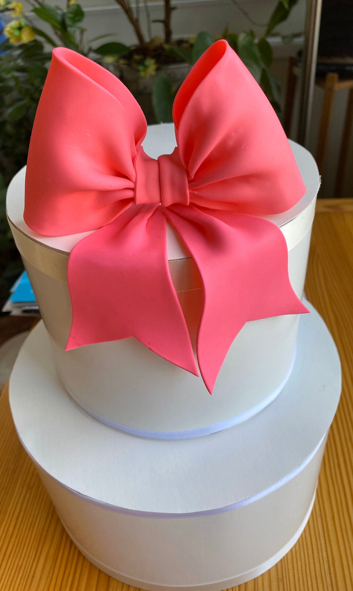 Cake decoration hot pink bow gum paste fondant for birthday cake