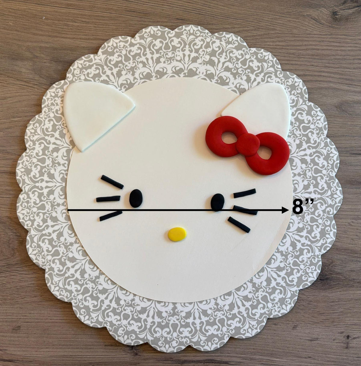 Hello Kitty Red Bow fondant cake topper