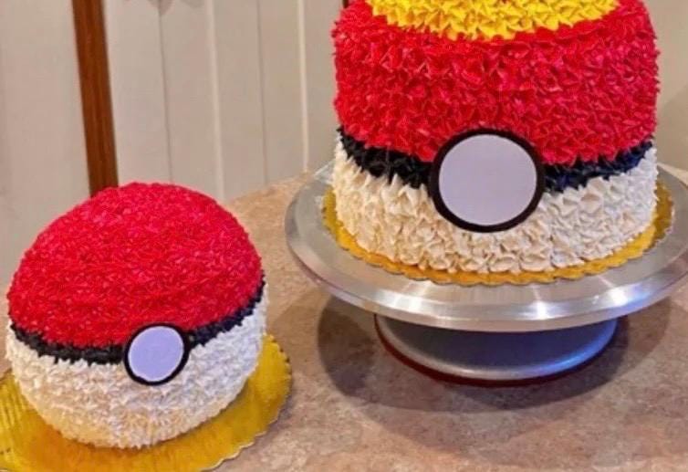 Fondant Pikachu cake topper - Thinner ears