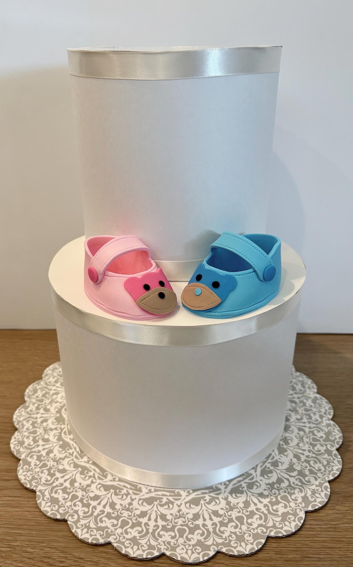 Gender Reveal Fondant Baby Shoes Cake Topper – Boy Girl Edible Decoration